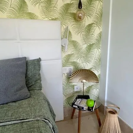 Amazing Luxury Seafront Near Golf & Ocean