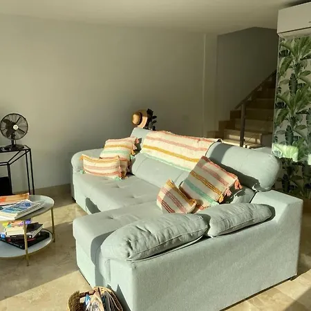 Amazing Luxury Seafront Near Golf & Ocean